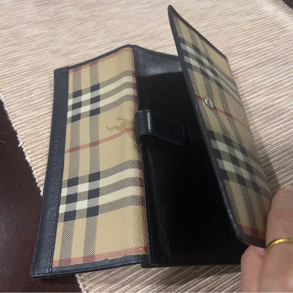 Vintage Burberry Beige and Black Check Long Wallet - Picture 3 of 5